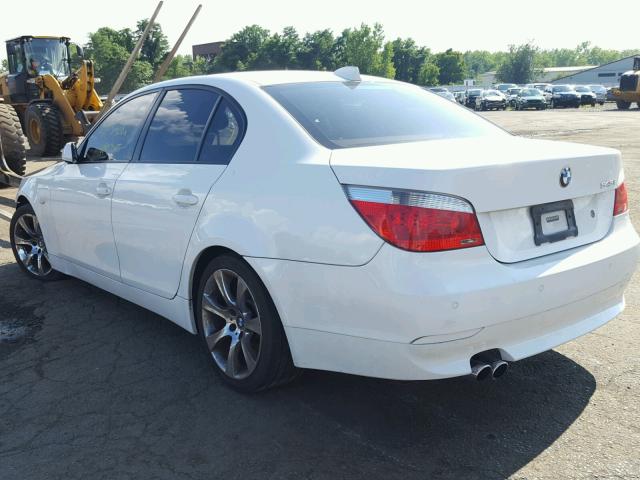 WBANB33585CN66032 - 2005 BMW 545 I WHITE photo 3
