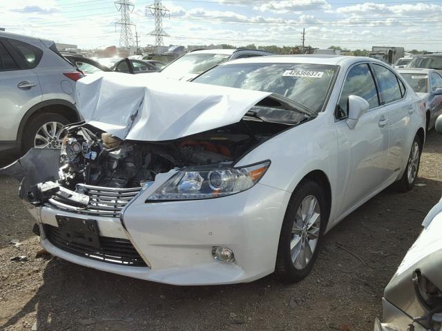 JTHBW1GG1D2021481 - 2013 LEXUS ES 300H WHITE photo 2