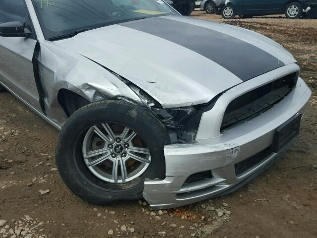 1ZVBP8AM0E5273323 - 2014 FORD MUSTANG SILVER photo 9