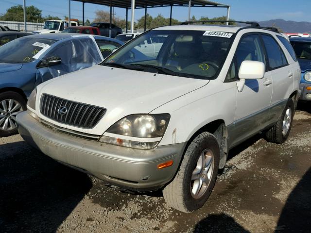 JT6HF10U9Y0156695 - 2000 LEXUS RX 300 CREAM photo 2