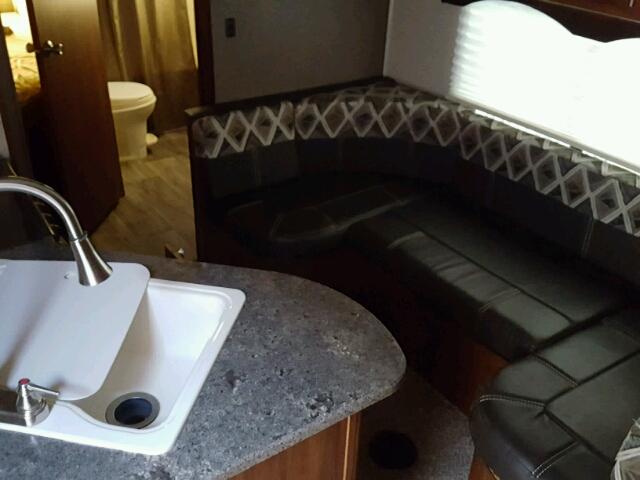 5SFNB2827HE320610 - 2017 HEART LAND WILDERNESS TWO TONE photo 6