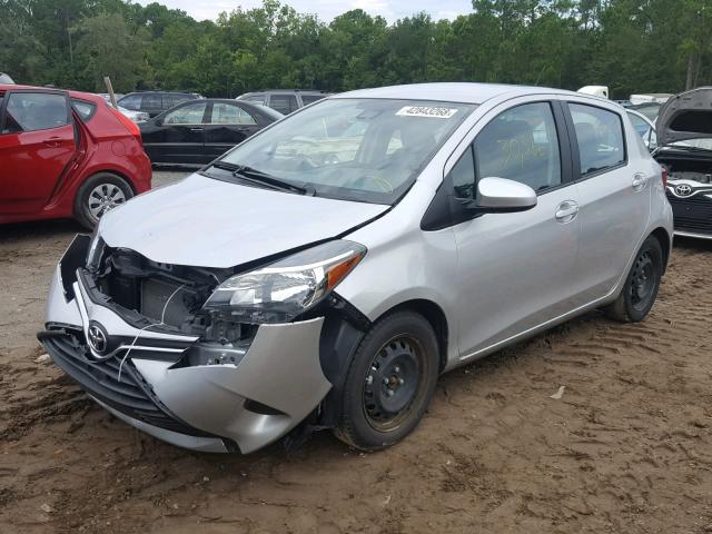 VNKKTUD37HA081300 - 2017 TOYOTA YARIS L SILVER photo 2