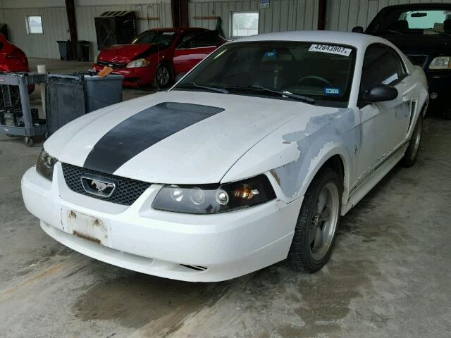 1FAFP4045YF310398 - 2000 FORD MUSTANG WHITE photo 2