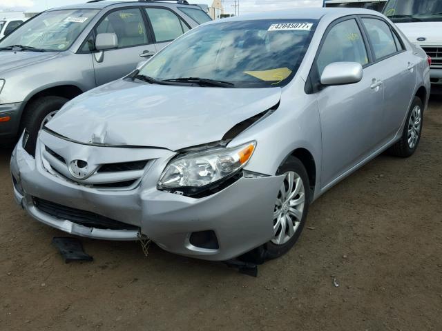 2T1BU4EE4CC863838 - 2012 TOYOTA COROLLA BA SILVER photo 2