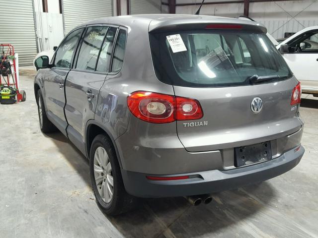 WVGAV75N29W508558 - 2009 VOLKSWAGEN TIGUAN S GRAY photo 3