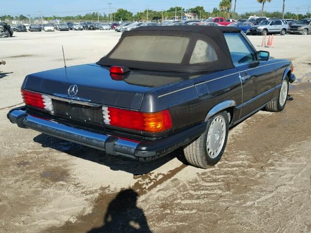 WDBBA48D0HA058375 - 1987 MERCEDES-BENZ 560 SL BROWN photo 4