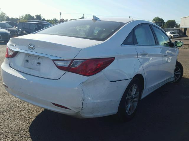 5NPEB4AC8DH763974 - 2013 HYUNDAI SONATA GLS WHITE photo 4