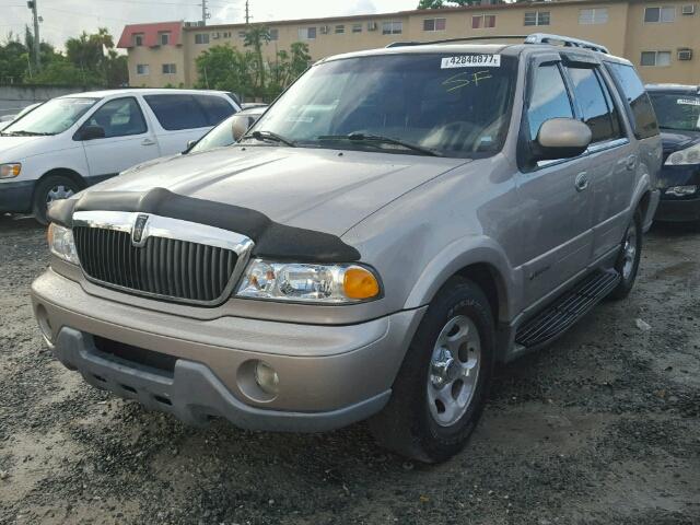 5LMEU27R81LJ11866 - 2001 LINCOLN NAVIGATOR BEIGE photo 2