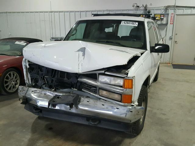 3GNFK16R2VG107190 - 1997 CHEVROLET SUBURBAN K WHITE photo 2