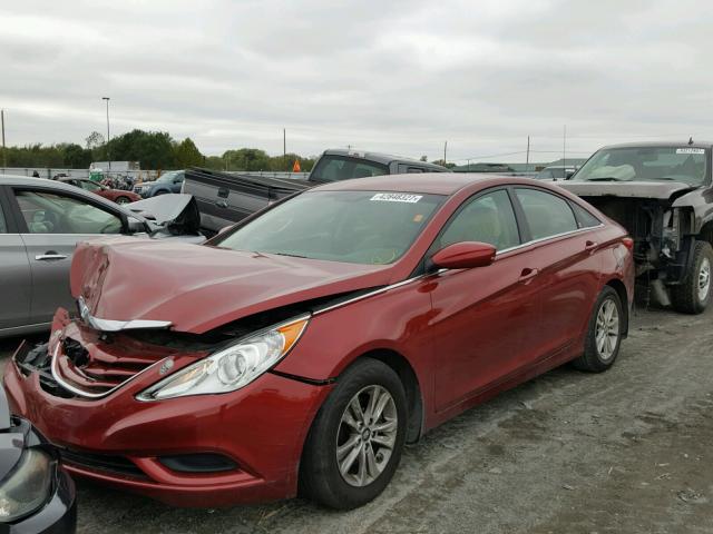 5NPEB4AC1DH775190 - 2013 HYUNDAI SONATA GLS BURGUNDY photo 2