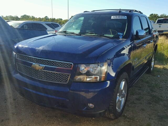 3GNMCFE00DG112990 - 2013 CHEVROLET AVALANCHE BLUE photo 2