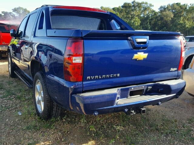 3GNMCFE00DG112990 - 2013 CHEVROLET AVALANCHE BLUE photo 3