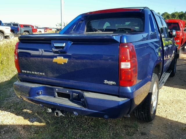 3GNMCFE00DG112990 - 2013 CHEVROLET AVALANCHE BLUE photo 4