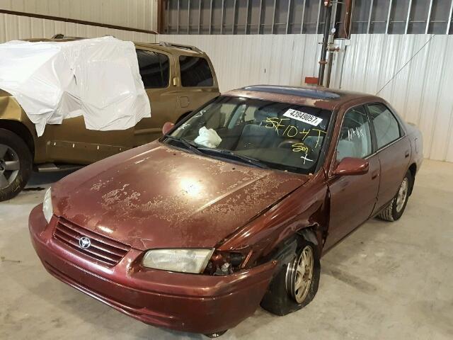 JT2BG22K9X0324873 - 1999 TOYOTA CAMRY LE RED photo 2