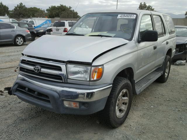 JT3GM84R2Y0065152 - 2000 TOYOTA 4RUNNER SILVER photo 2