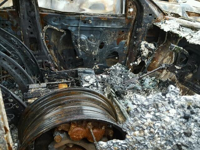 1GNKRFED9BJ376116 - 2011 CHEVROLET TRAVERSE L BURN photo 5