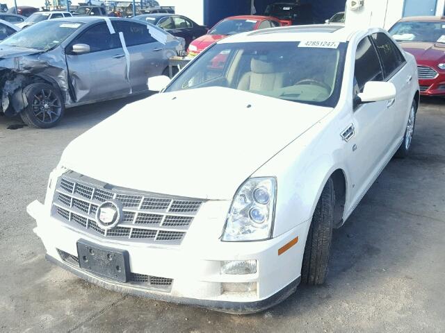 1G6DK67V280211859 - 2008 CADILLAC STS WHITE photo 2