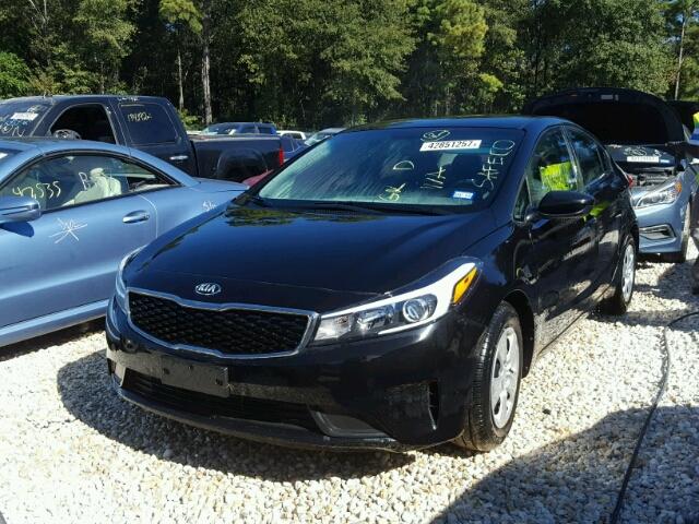 3KPFK4A72HE104712 - 2017 KIA FORTE LX BLACK photo 2