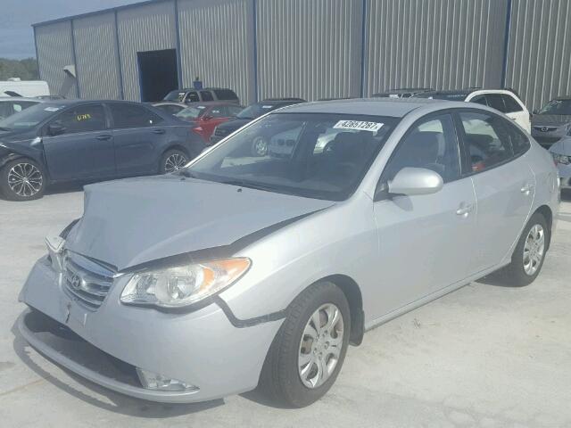 KMHDU4AD8AU869787 - 2010 HYUNDAI ELANTRA BL SILVER photo 2