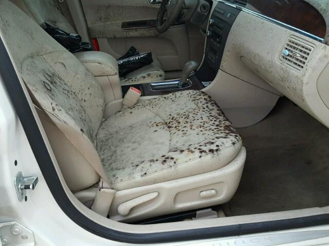 2G4WD582971122268 - 2007 BUICK LACROSSE C WHITE photo 5