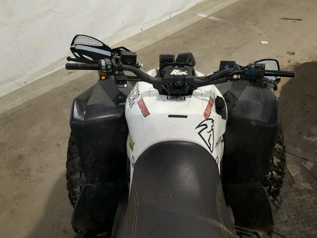 3JBMXAU47JJ000113 - 2018 CAN-AM RENEGADE X 双色 照片 5