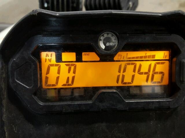 3JBMXAU47JJ000113 - 2018 CAN-AM RENEGADE X 双色 照片 8