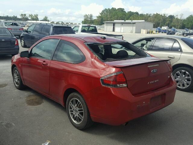 1FAHP3CN3AW216632 - 2010 FORD FOCUS RED photo 3