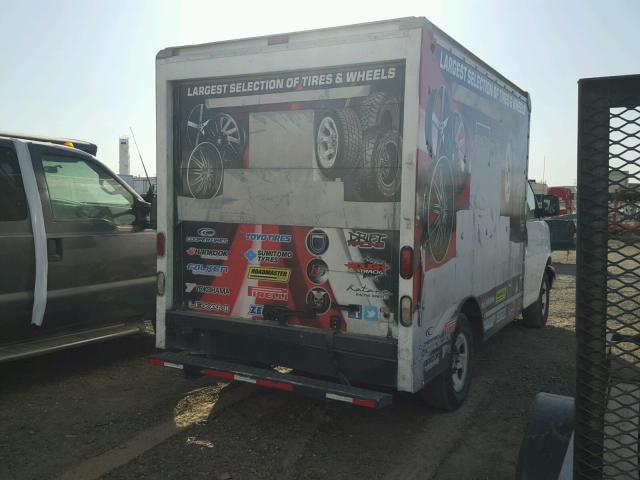 1GDGG31V661903628 - 2006 GMC SAVANA WHITE photo 4