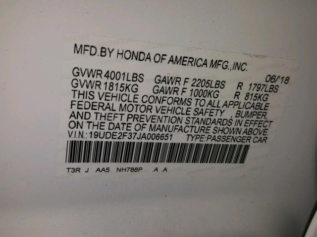 19UDE2F37JA006651 - 2018 ACURA ILX BASE WHITE photo 10