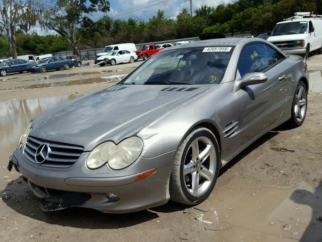 WDBSK75FX4F064363 - 2004 MERCEDES-BENZ SL 500 SILVER photo 2