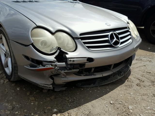 WDBSK75FX4F064363 - 2004 MERCEDES-BENZ SL 500 SILVER photo 9