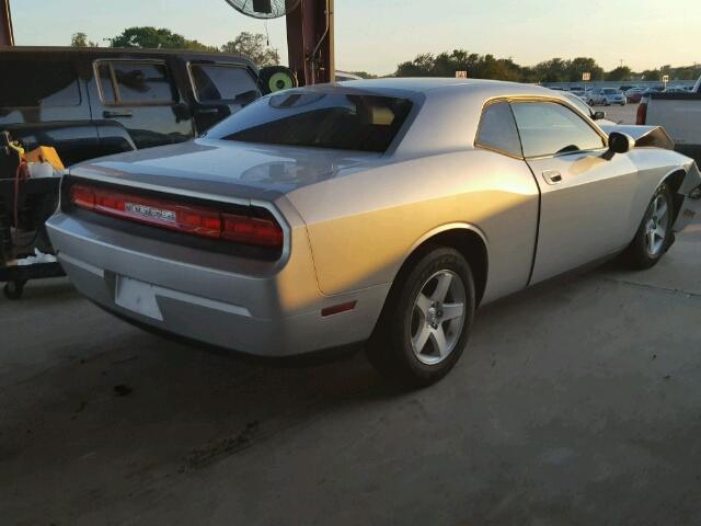 2B3LJ44V59H515819 - 2009 DODGE CHALLENGER SILVER photo 4