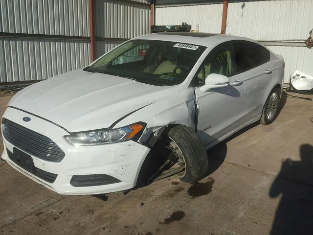 3FA6P0LUXDR179440 - 2013 FORD FUSION SE WHITE photo 2