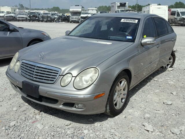 WDBUF65J14A561682 - 2004 MERCEDES-BENZ E 320 GRAY photo 2