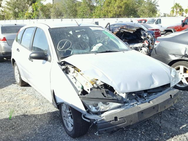 3FAFP37N25R139519 - 2005 FORD FOCUS SILVER photo 1