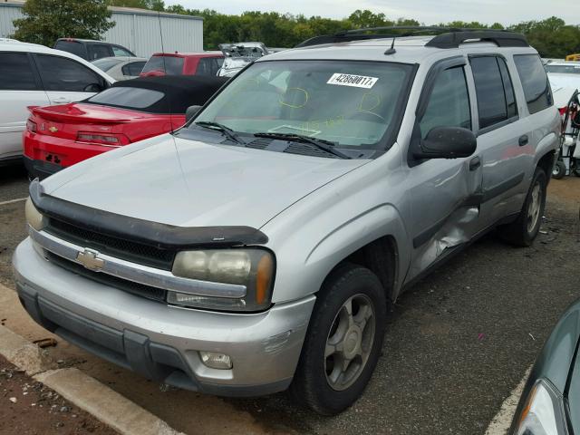 1GNES16S456115887 - 2005 CHEVROLET TRAILBLAZE SILVER photo 2