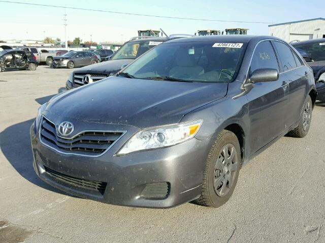 4T4BF3EK4BR152296 - 2011 TOYOTA CAMRY BASE GRAY photo 2