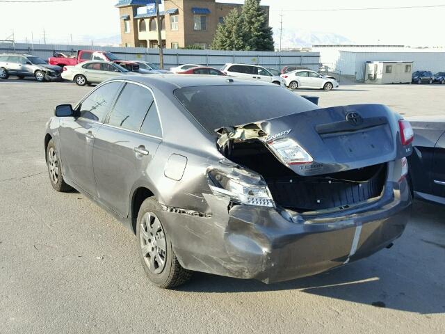 4T4BF3EK4BR152296 - 2011 TOYOTA CAMRY BASE GRAY photo 3