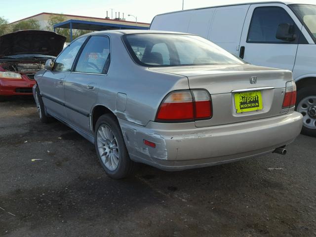 1HGCD5530TA261369 - 1996 HONDA ACCORD GRAY photo 3