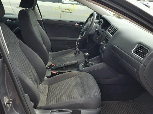 3VW1K7AJ7CM377356 - 2012 VOLKSWAGEN JETTA BASE Մոխրագույն լուսանկար 5