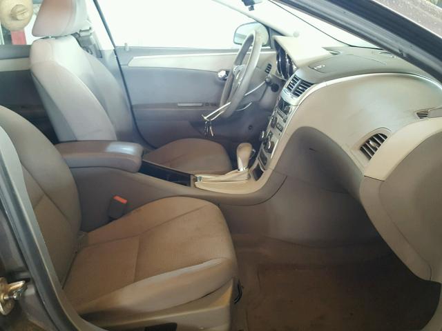 1G1ZC5E18BF339790 - 2011 CHEVROLET MALIBU 1LT ნაცრისფერი ფოტო 5