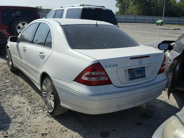 WDBRF61J95A702060 - 2005 MERCEDES-BENZ C 240 WHITE photo 3