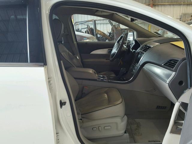 2LMDJ6JK5DBL30612 - 2013 LINCOLN MKX WHITE photo 5