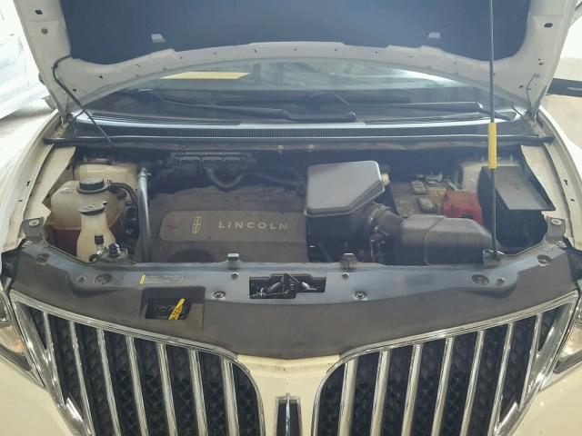 2LMDJ6JK5DBL30612 - 2013 LINCOLN MKX WHITE photo 7