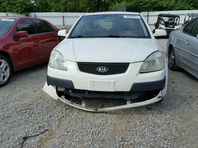 KNADE223796550910 - 2009 KIA RIO BASE WHITE photo 9