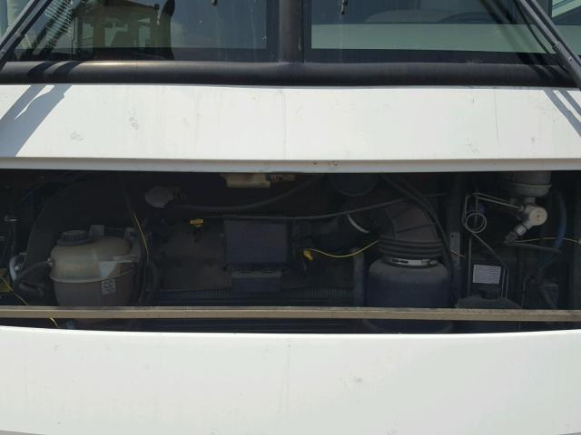 1FCMF53SX30A05611 - 2003 WINNEBAGO SIGHTSTEER WHITE photo 7