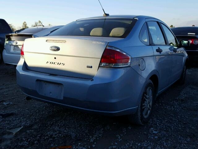 1FAHP35N49W137866 - 2009 FORD FOCUS SE BLUE photo 4