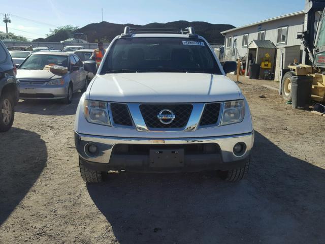 1N6AD07U68C402680 - 2008 NISSAN FRONTIER C WHITE photo 9