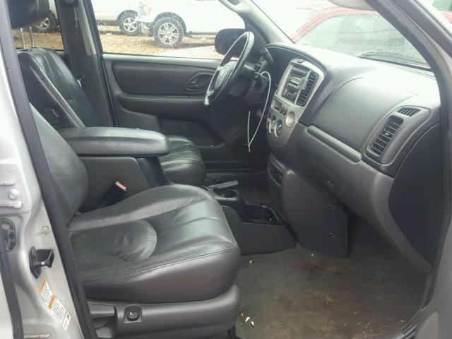 4F2CZ96114KM17046 - 2004 MAZDA TRIBUTE ES 银色 照片 5