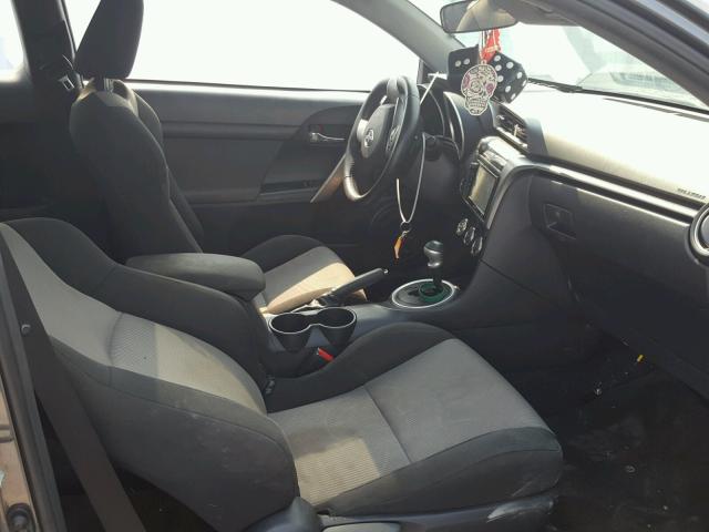 JTKJF5C78GJ022429 - 2016 TOYOTA SCION TC 灰色 照片 5